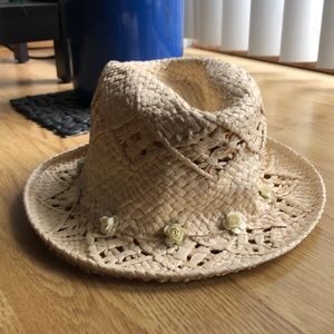 Perfect straw fedora!